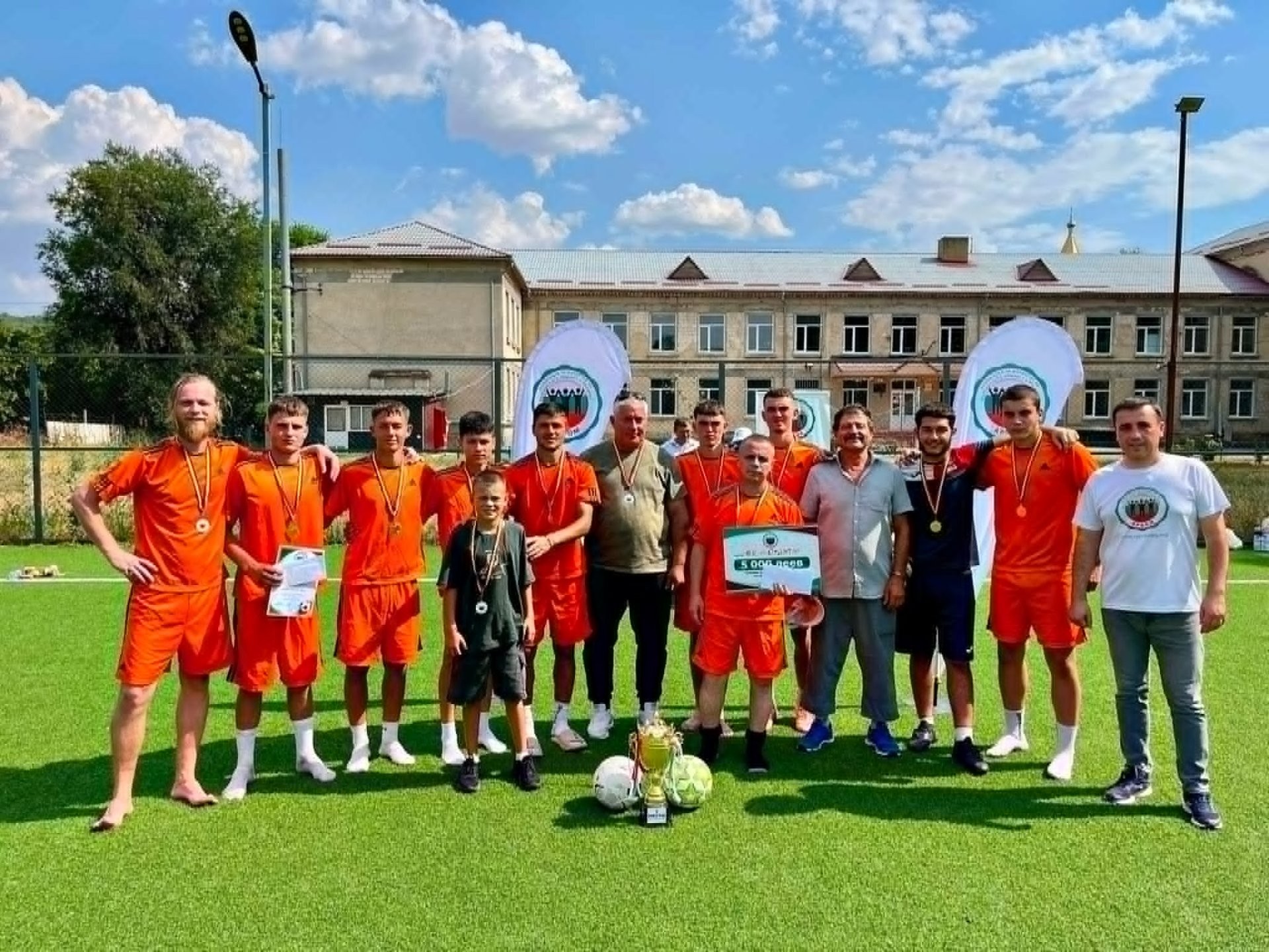 Fotbal și solidaritate la Taraclia: premiile de la Cupa ARBOM-2026, donate pentru tratamentul unui copil