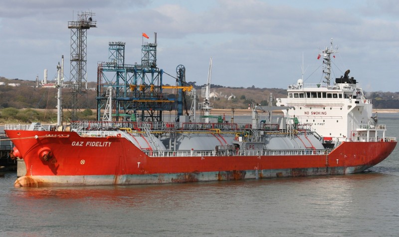 O navă care transporta gaz petrolier lichefiat a fost lovită în largul coastelor României. Echipajul, evacuat în siguranță