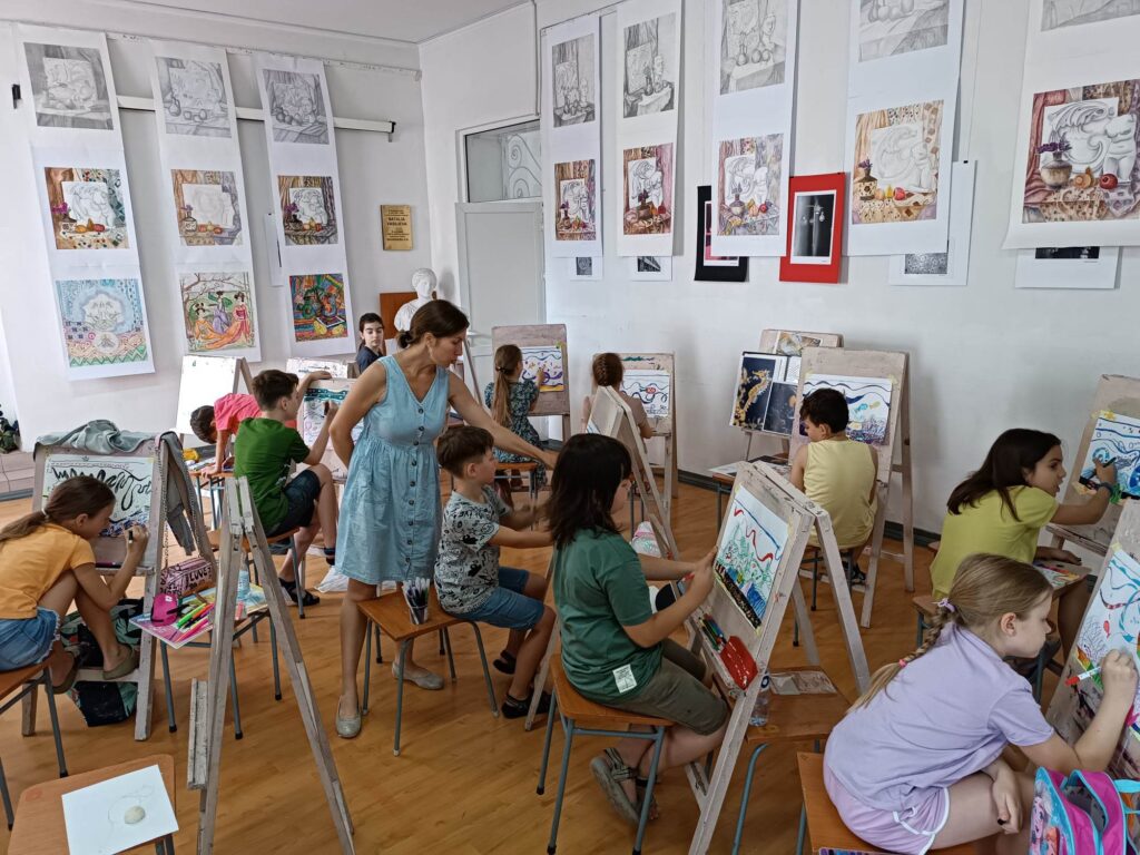 Elevii din școlile de arte vor susține examenele de absolvire după noi reguli