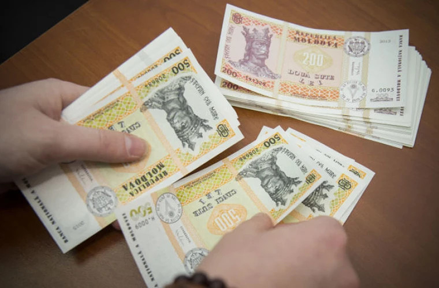 CNAS a transferat 73 de milioane de lei pentru finanțarea primei tranșe a pensiilor și alocațiilor sociale pentru luna iulie