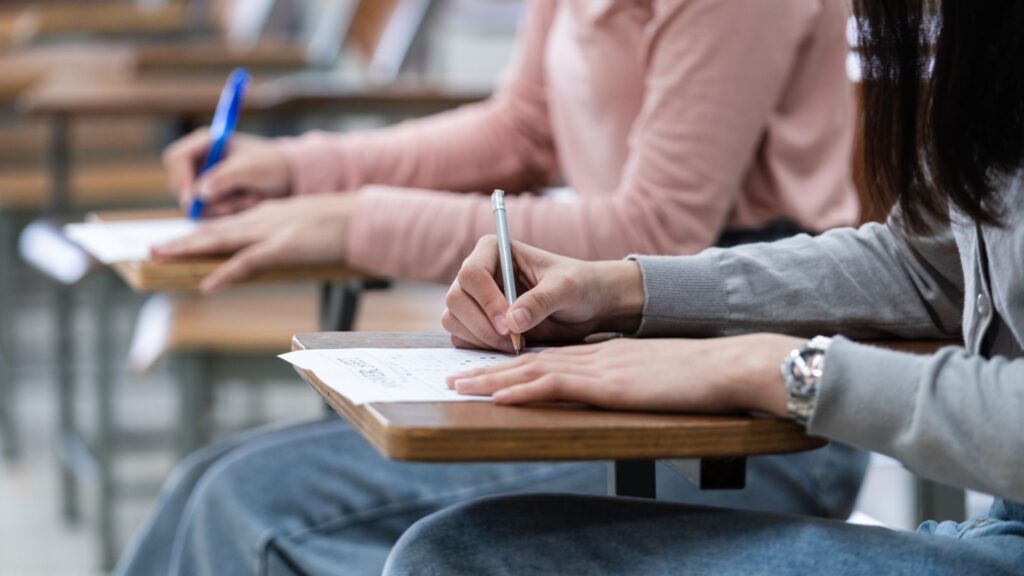 Absolvenții de gimnaziu susțin examenul la limba de instruire