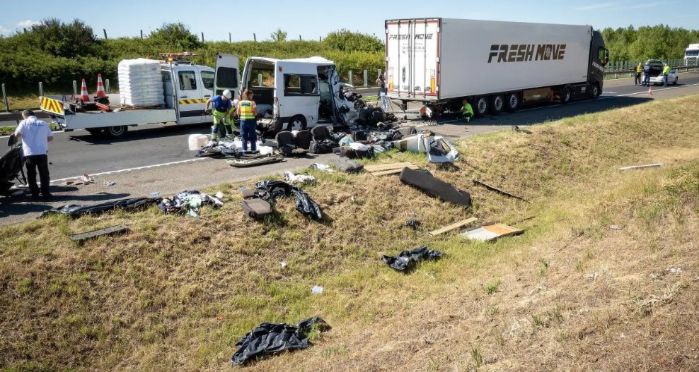 MAE: Cetățenii moldoveni decedați în accidentul din Ungaria vor fi repatriați