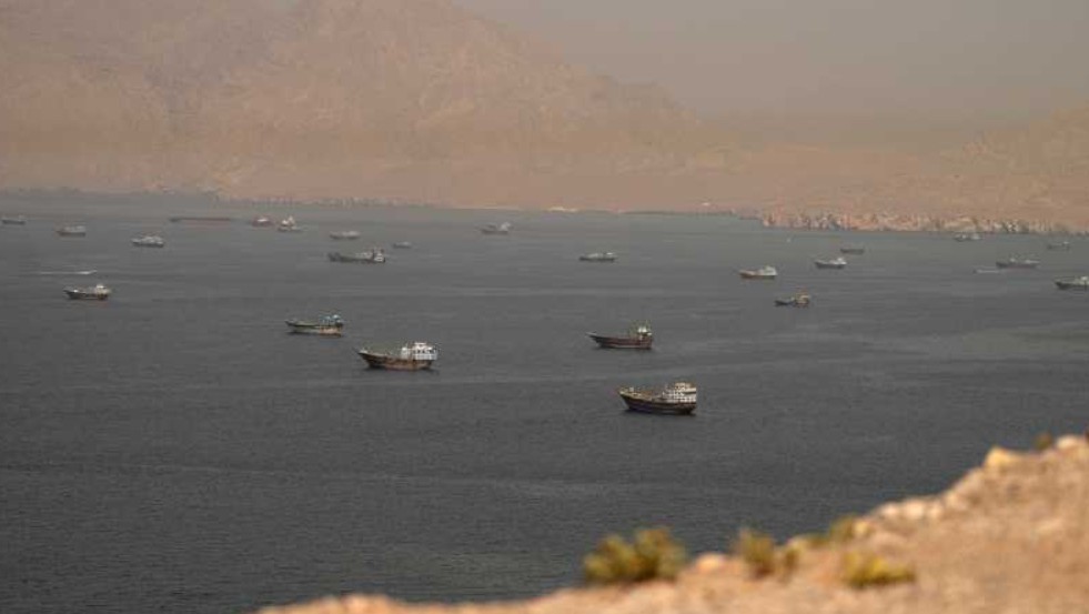 Iranul anunță că închide din nou Strâmtoarea Ormuz în urma atacurilor Israelului în Liban