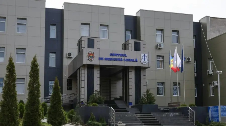 Experții Centrului de Medicină Legală au prelevat probe biologice de la minora din Râșcani. Analizele de laborator, în proces de investigare