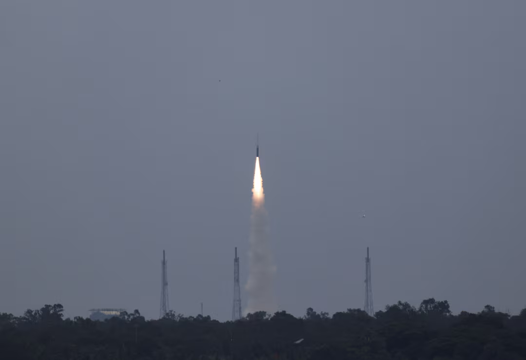 India a lansat cu succes prima sa rachetă orbitală