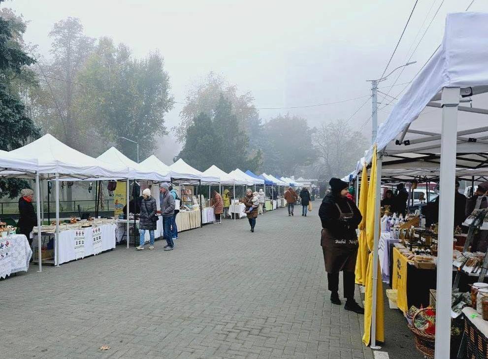Locuitorii capitalei sunt invitați la târguri și iarmaroace cu produse locale