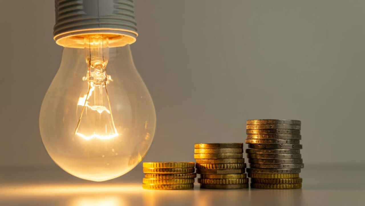 Energia electrică nu se scumpește. Precizările făcute de ANRE