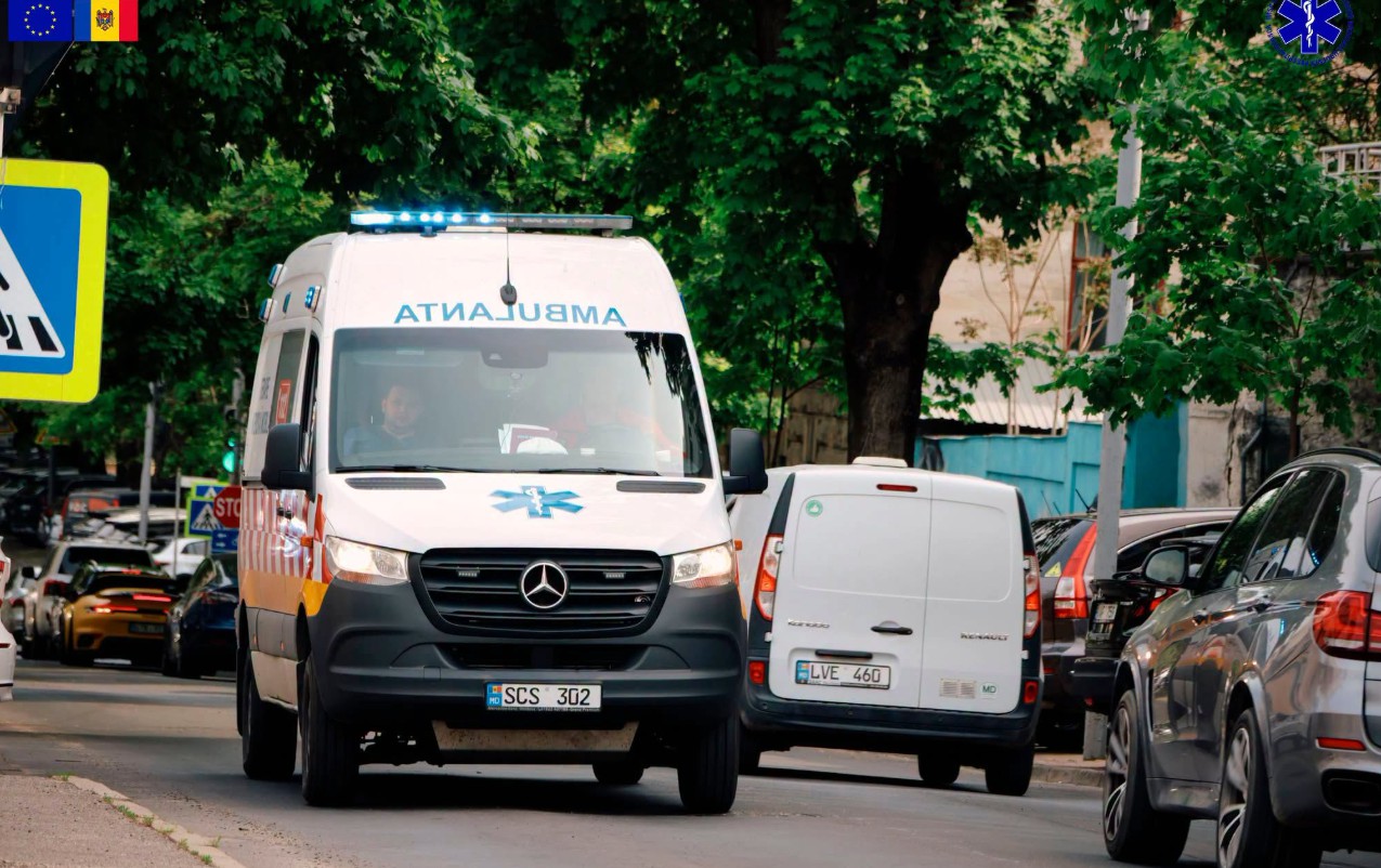 Un băiețel de doi ani din Fălești a ajuns la spital după ce a băut solvent