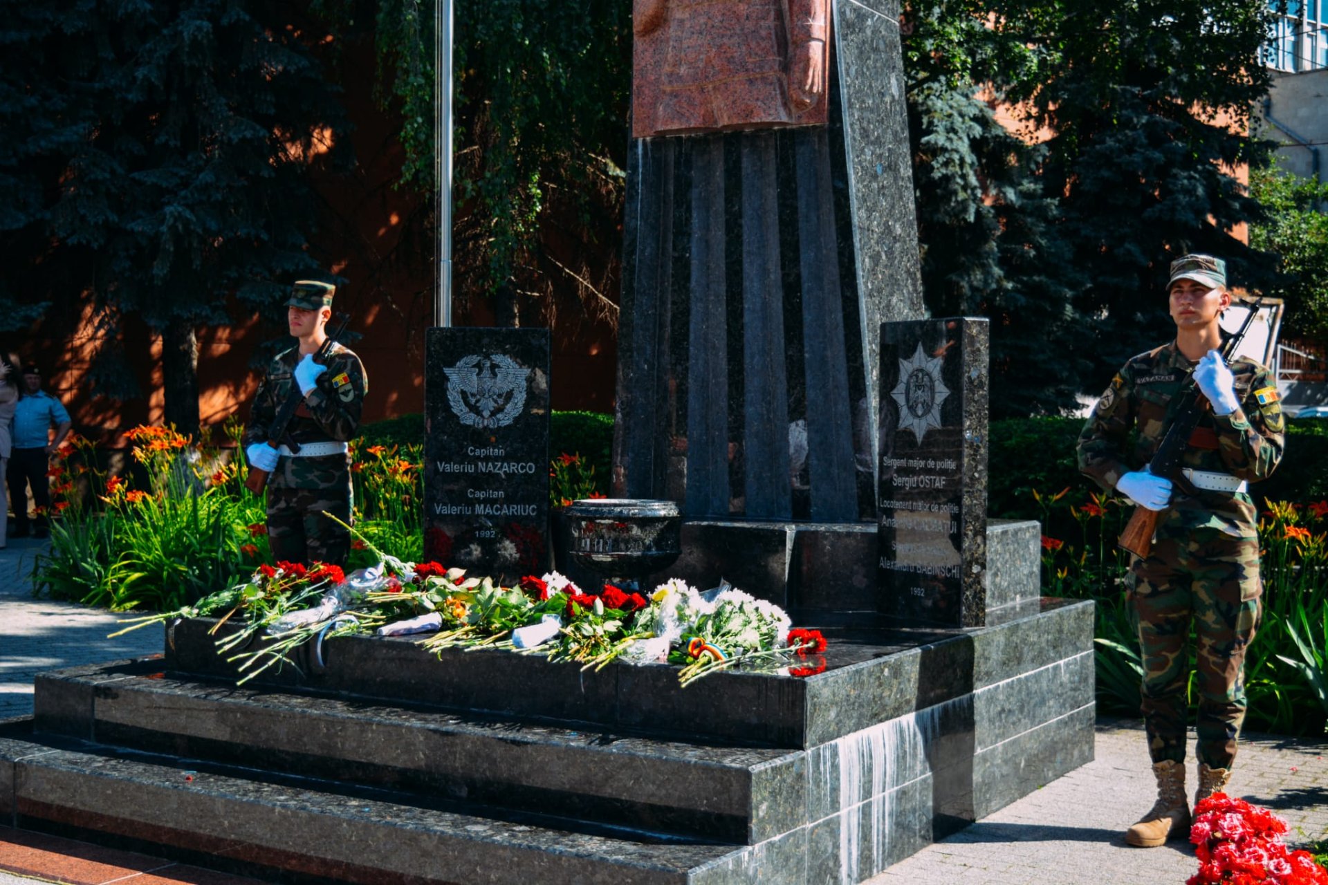 FOTO // Armata Națională a comemorat victimele confruntărilor de pe platoul Varnița–Tighina