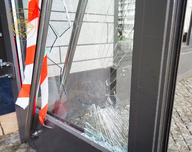 Doi bărbați au fost condamnați la cinci ani de închisoare pentru infracțiuni multiple săvârșite în capitală