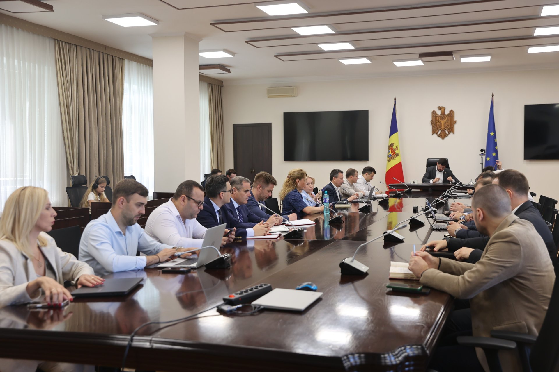 Ministerul Energiei consultă mediul de afaceri pentru stabilirea priorităților din sectorul energetic