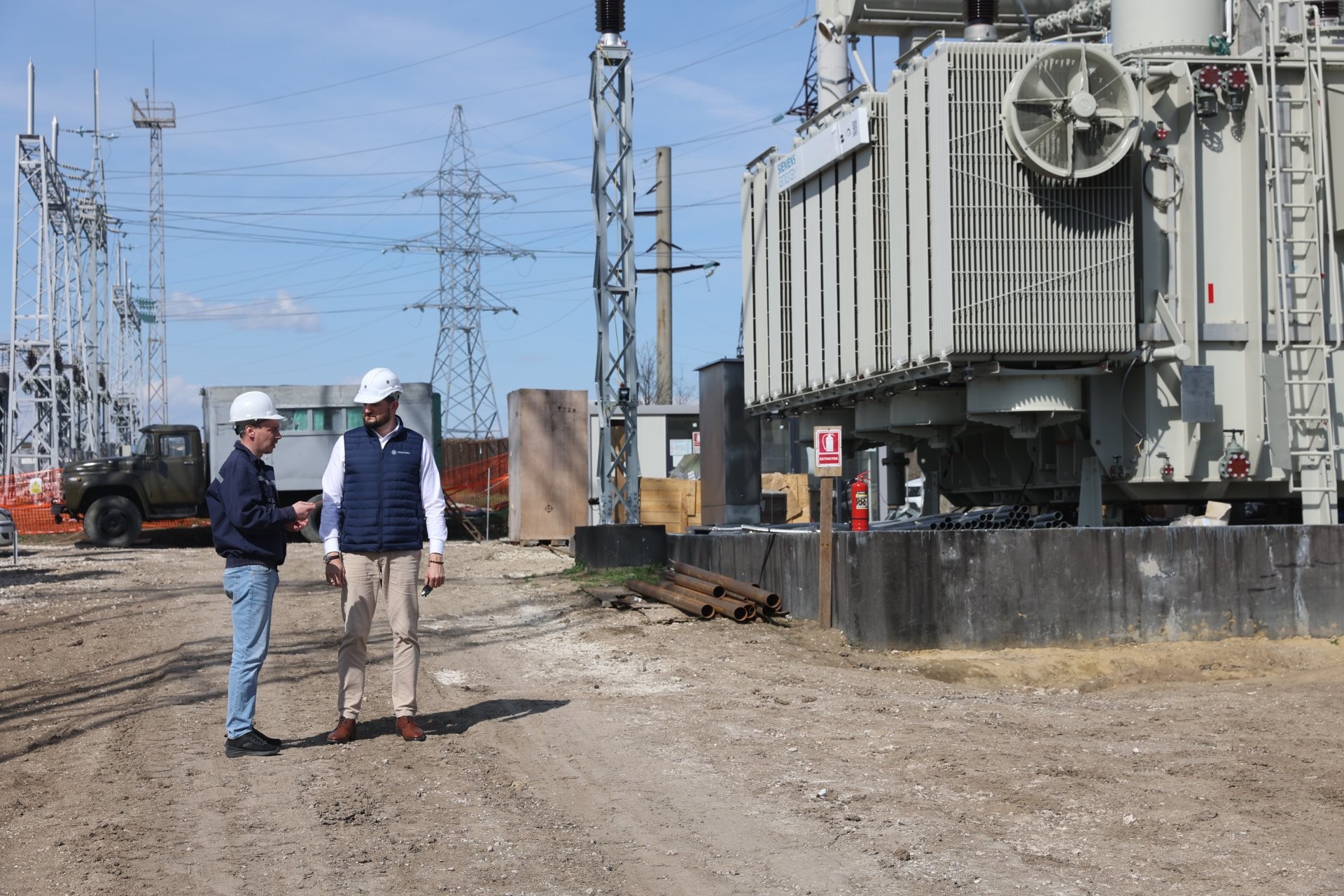 Ministrul Dorin Junghietu, vizită neanunțată la Stația Electrică Chișinău: „Întârzierile la lucrările stațiilor electrice vor fi sancționate”