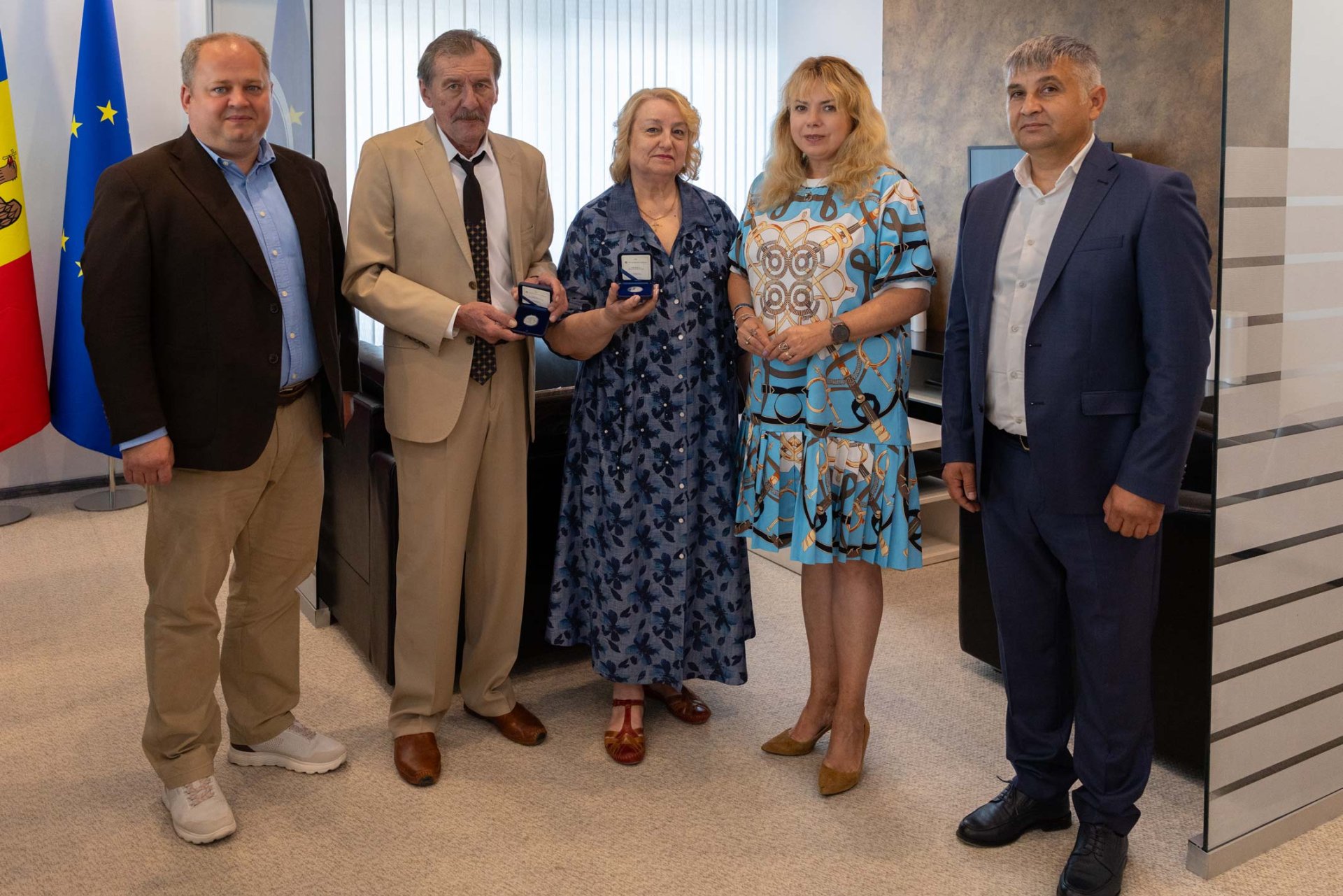 Moneda comemorativă dedicată savantului de renume internațional, Sergiu Rădăuțanu, a fost înmânată familiei acestuia