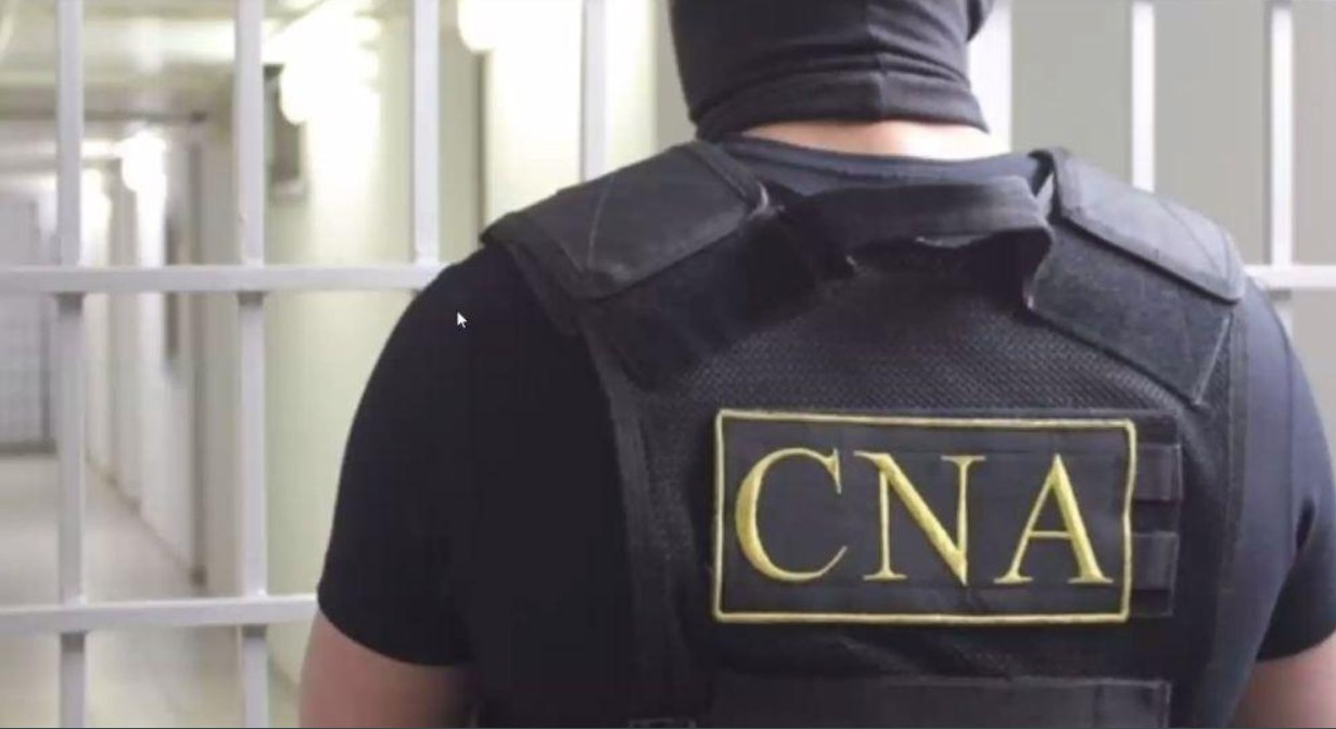 Trei polițiști din capitală cercetați pentru corupție, reținuți într-o nouă cauză penală