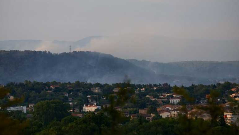 Franța: Incendii în sudul țării, sute de pompieri mobilizați