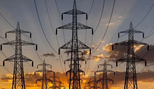 Energocom: Deficit de energie electrică în orele de vârf; consumatorii sunt îndemnați să economisească