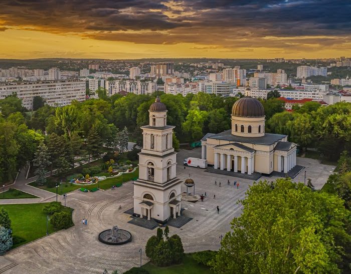 Nouă personalități ale Republicii Moldova au primit titlul de Cetățean de Onoare al municipiului Chișinău