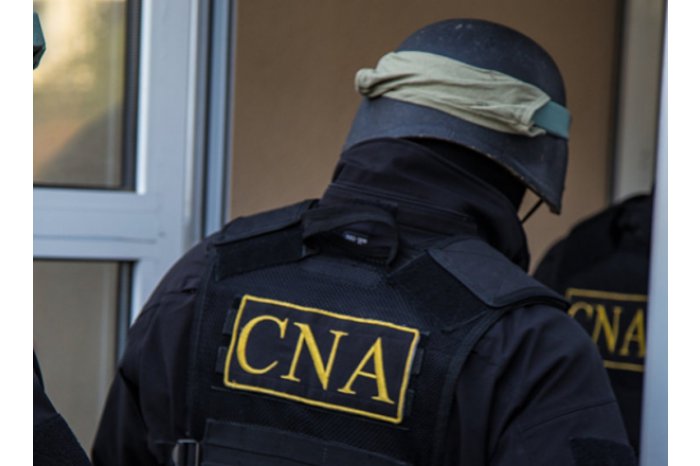 Fost conducător al Băncii de Economii, reținut de CNA într-un dosar de spălare de bani