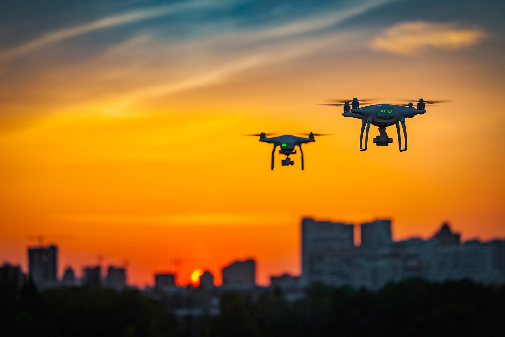 Dronele vor fi supuse unor reguli mai stricte în orașe și lângă infrastructura critică din Moldova