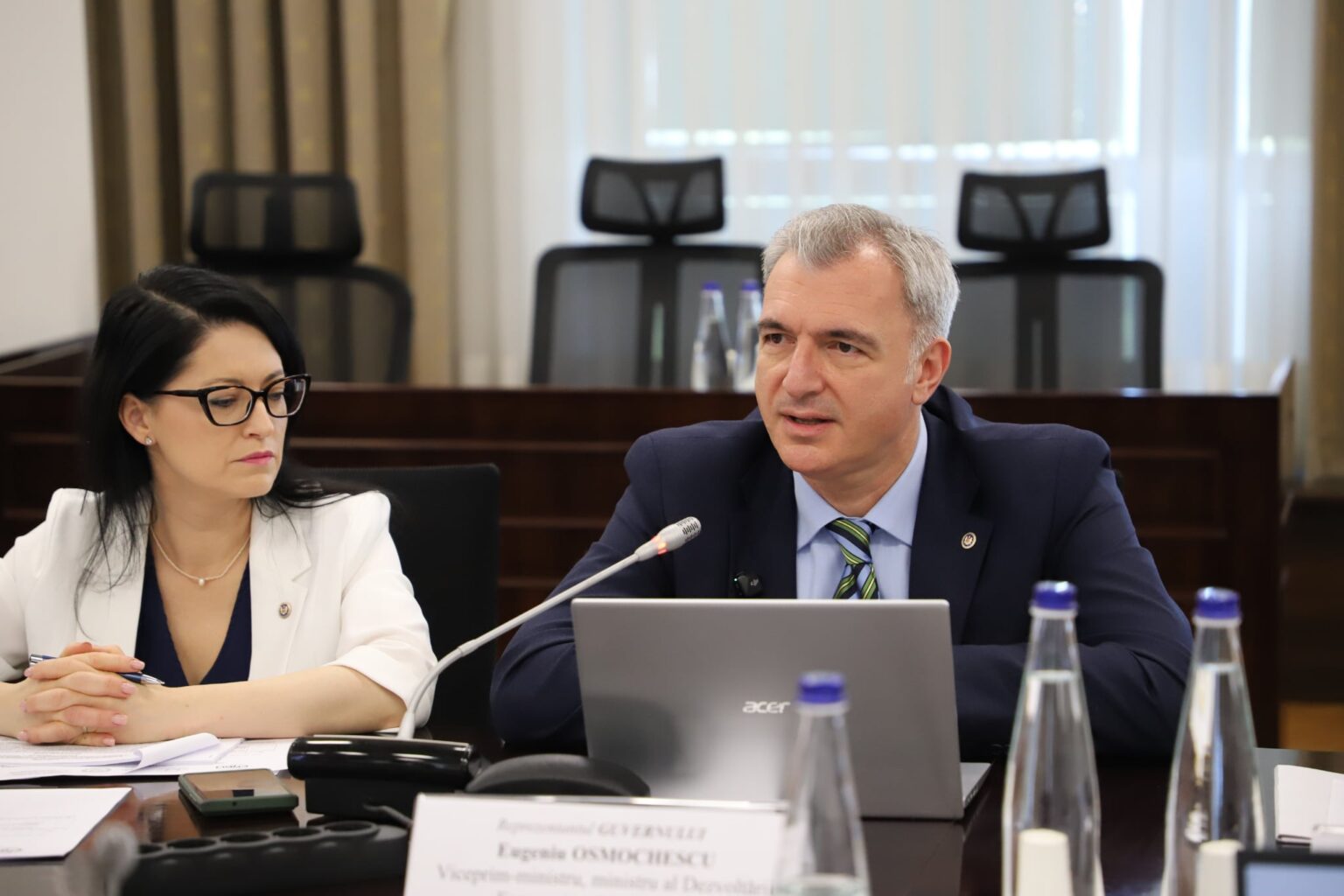 MDED pregătește două pachete noi de dereglementare: 100 de legi și hotărâri vor fi modificate