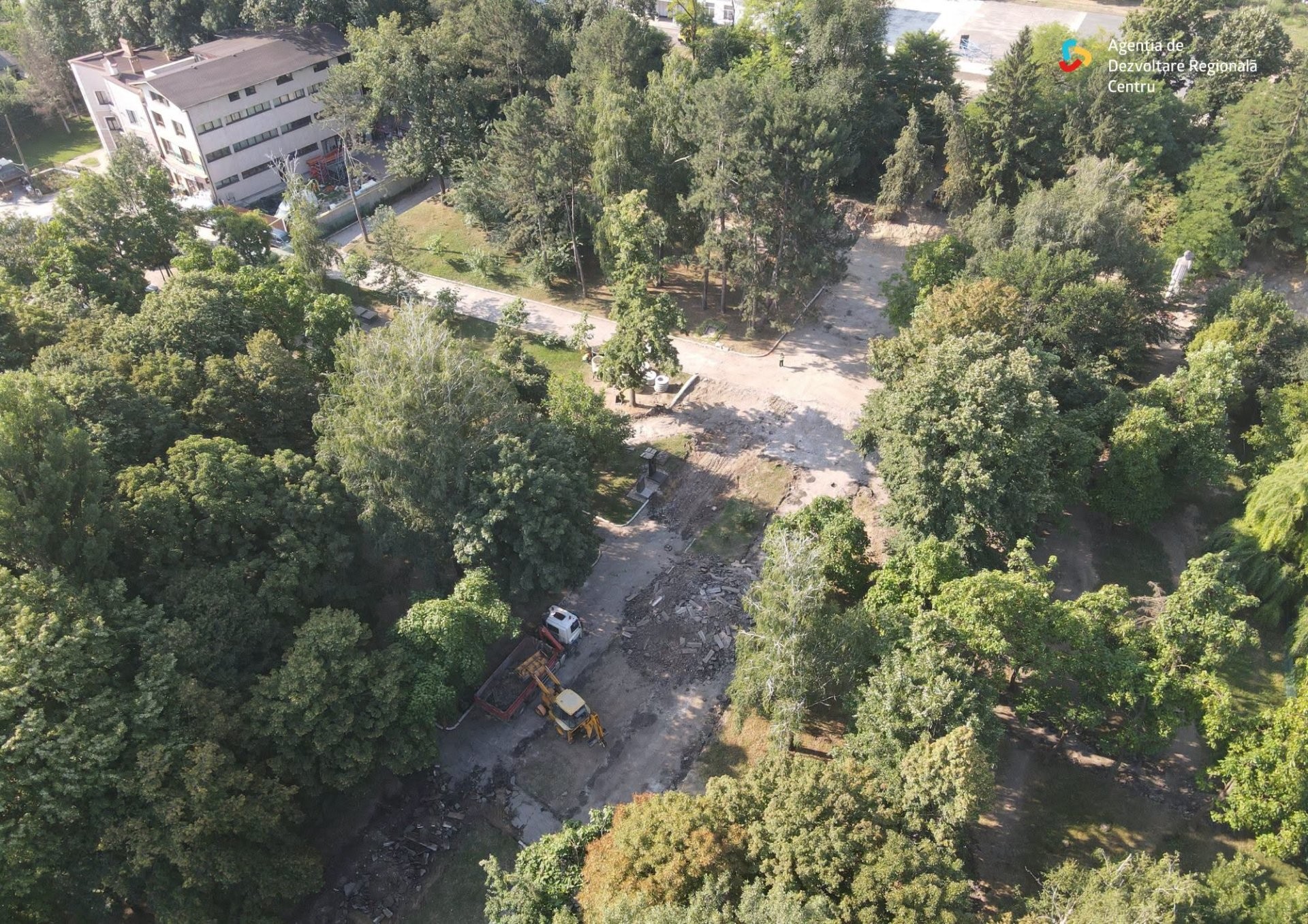 VIDEO // Oraşul Strășeni va avea un parc modern cu alei reabilitate, spații verzi și zone pentru copii