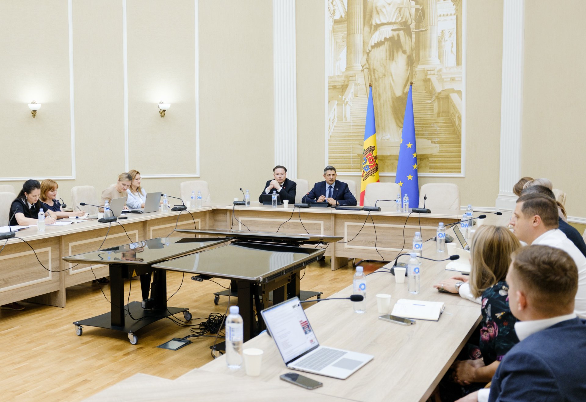 Ministerul Justiției caută soluții pentru a păstra judecătorii și procurorii în sistem. A fost creat un grup de lucru