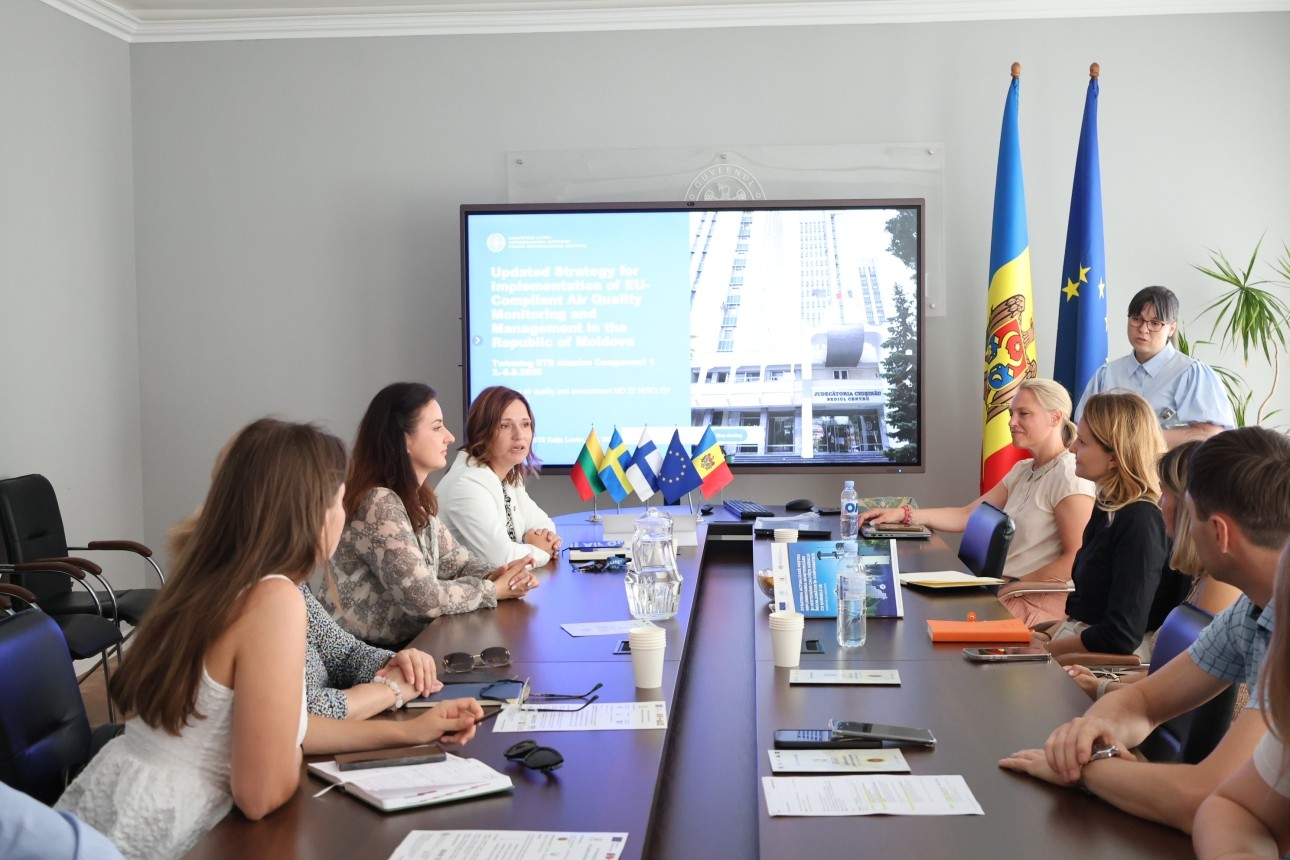 Zece stații noi pentru monitorizarea aerului vor fi instalate în Moldova până în 2027