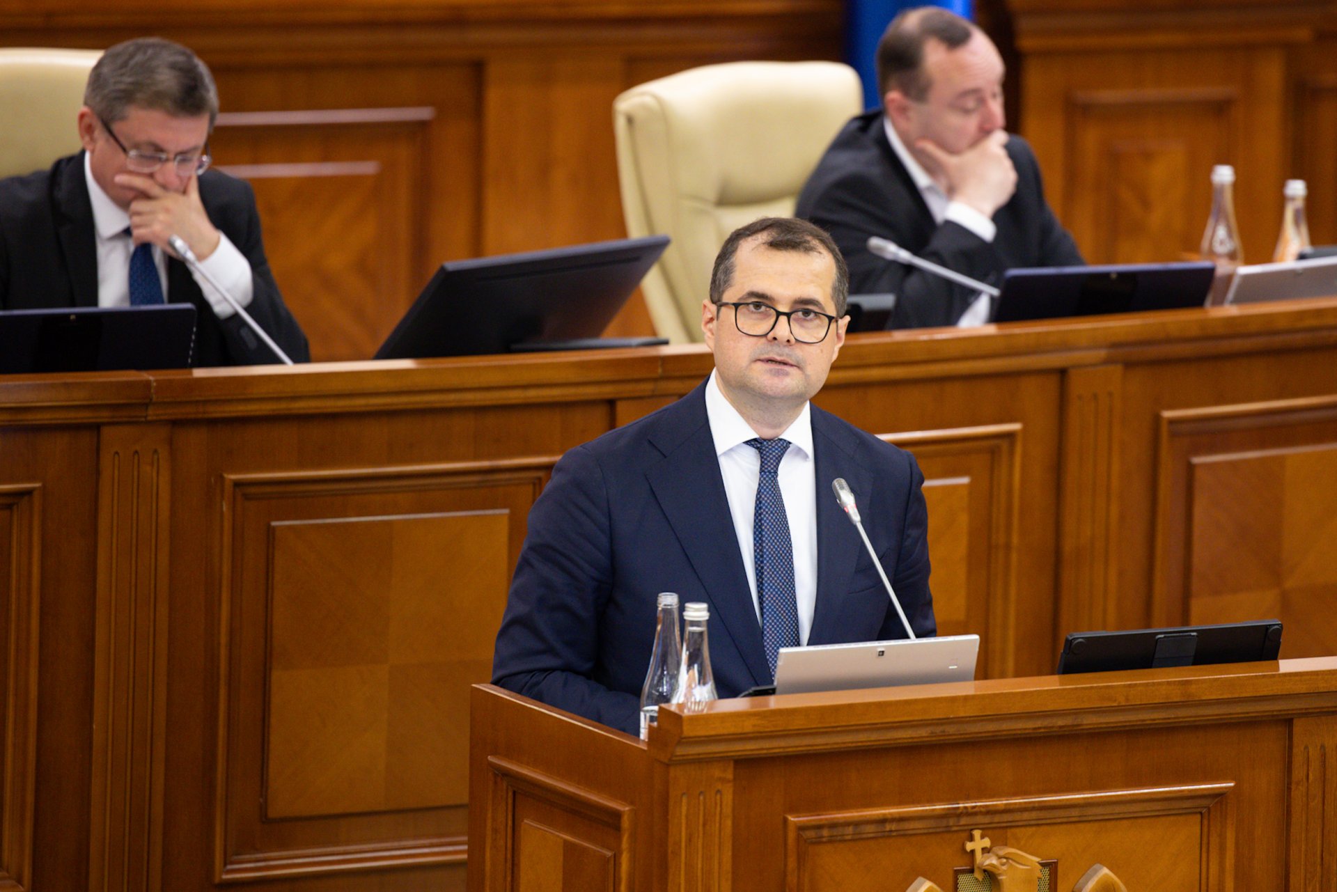 Guvernul Tofan, votat de Parlament. Premierul Vasile Tofan: „Succesul va fi măsurat prin investiții, servicii publice mai bune și oameni care aleg să își construiască viitorul în Republica Moldova”