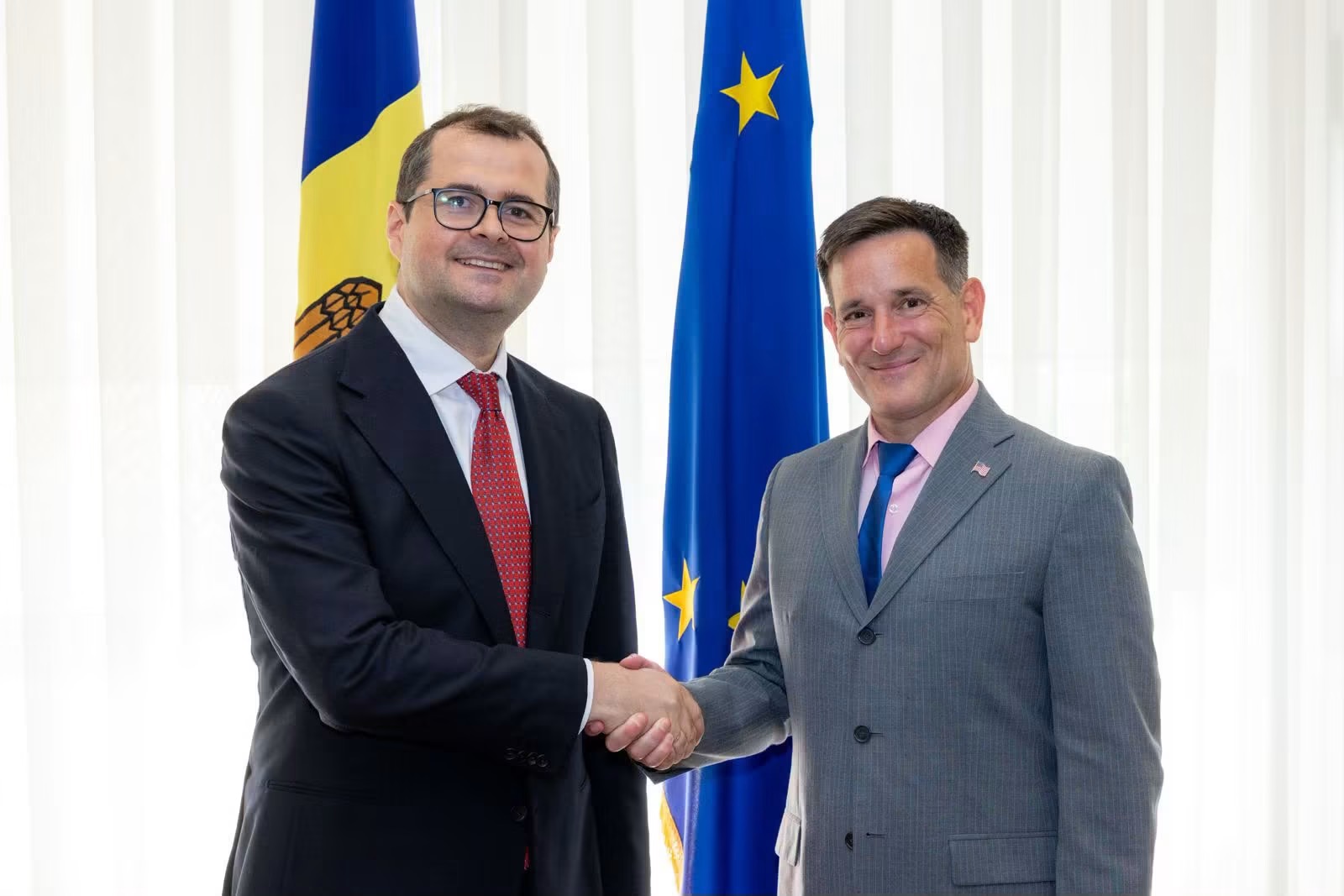 Consolidarea parteneriatului moldo-american, discutată de Prim-ministrul Vasile Tofan și însărcinatul cu afaceri al SUA, Nick Pietrowicz