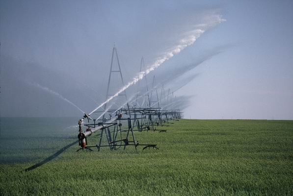 Aproape 1.900 de hectare din raionul Briceni vor fi conectate la un sistem modernizat de irigare
