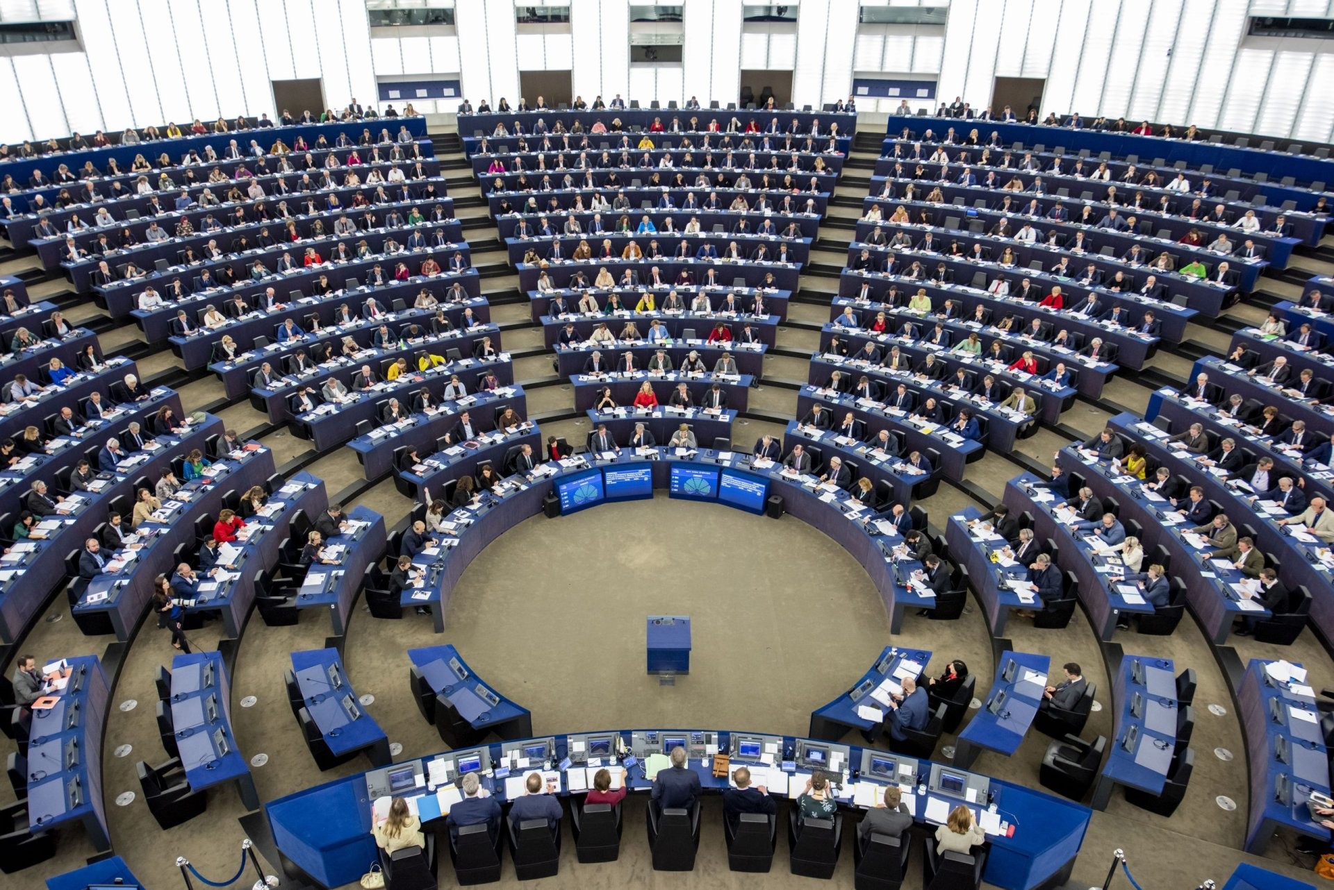 Parlamentul European condamnă incursiunile cu drone ale Rusiei în UE