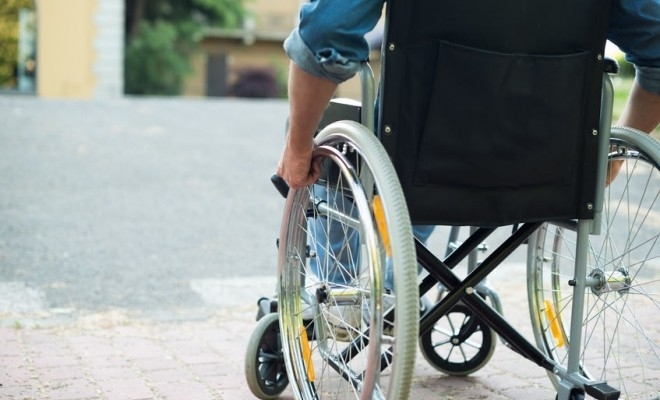 Persoanele cu dizabilități, îndemnate să nu restituie prestațiile sociale până la încheierea verificărilor