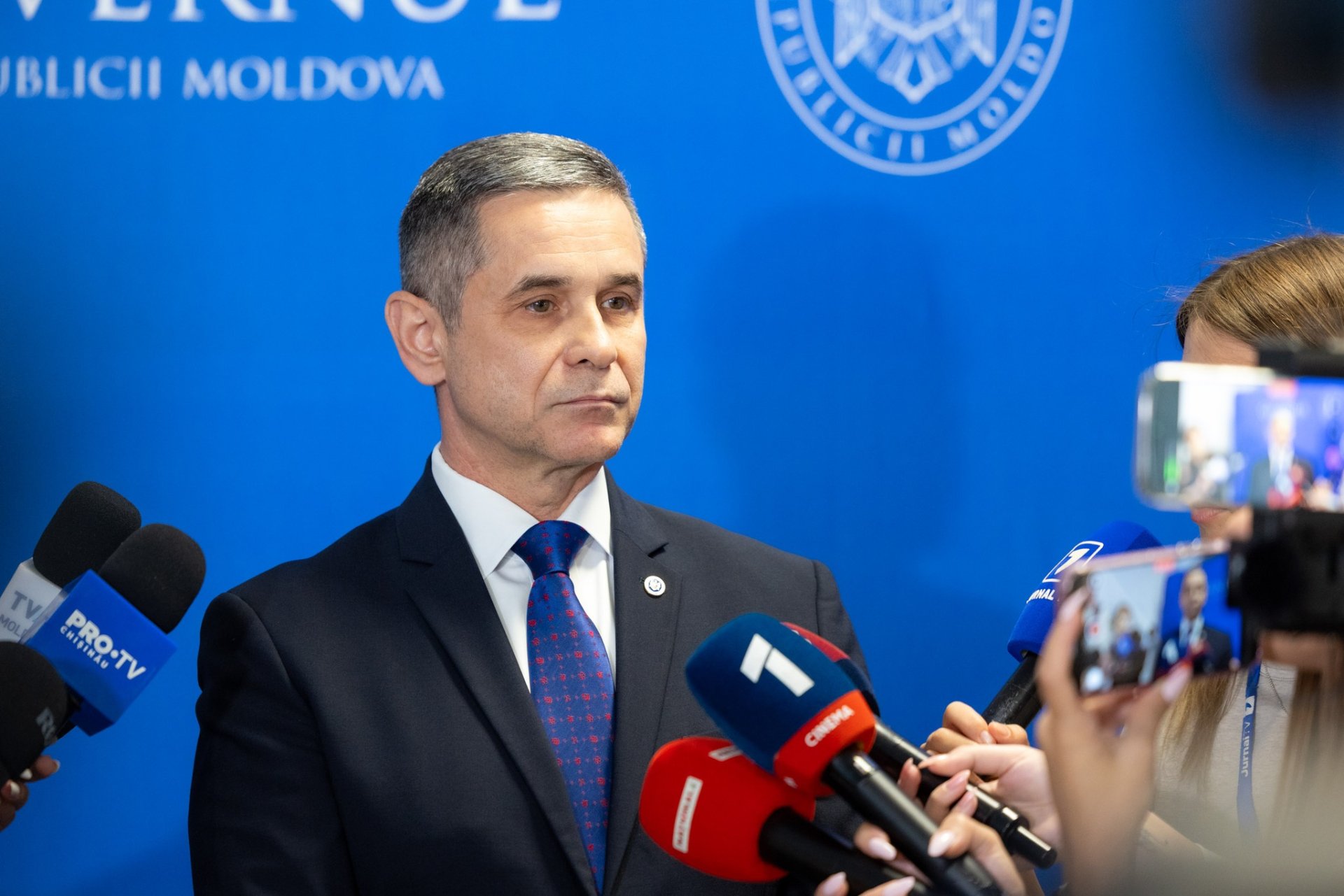 Moldovenii între 18 și 55 de ani ar putea urma instruiri militare obligatorii. Anatolie Nosatîi: „Nu înseamnă că mâine vor merge la armată. Este o investiție în securitatea națională”