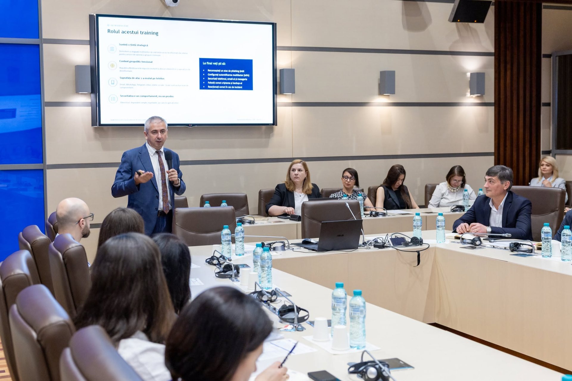 Parlamentul își consolidează securitatea digitală. Funcționarii au fost instruiți în protecția informațiilor
