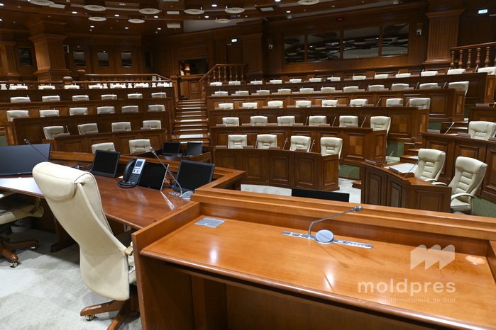Deputații se întrunesc joi în ședință plenară. Pe agendă sunt incluse proiecte privind energia, justiția și infrastructura școlară