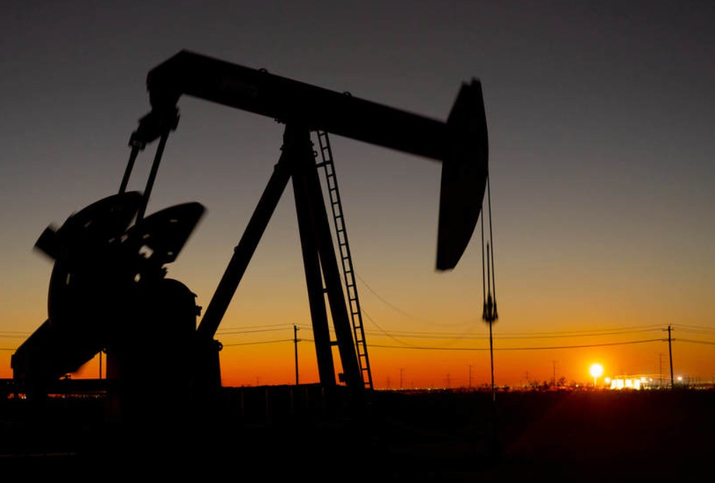 Prețurile petrolului au depășit 100 de dolari după anunțul blocadei porturilor iraniene