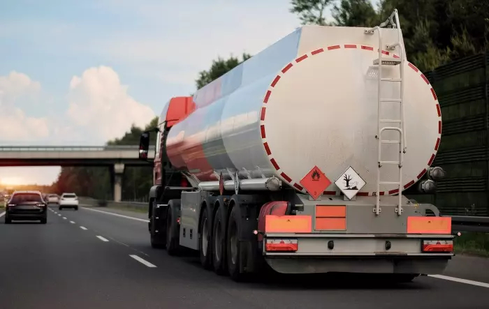 Peste 3000 de tone de benzină și motorină, importate miercuri în Republica Moldova