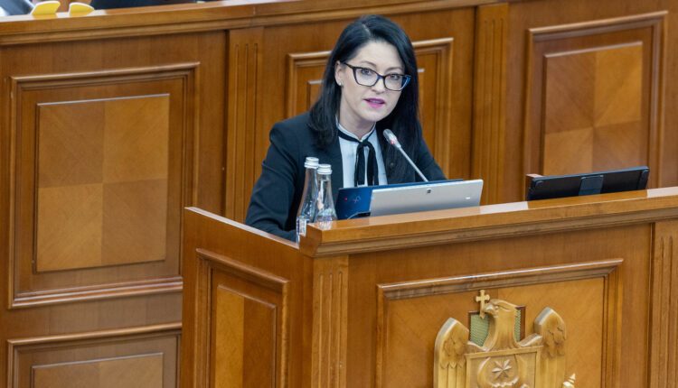 Moțiunea simplă asupra politicilor publice implementate de Ministerul Muncii și Protecției Sociale a eșuat