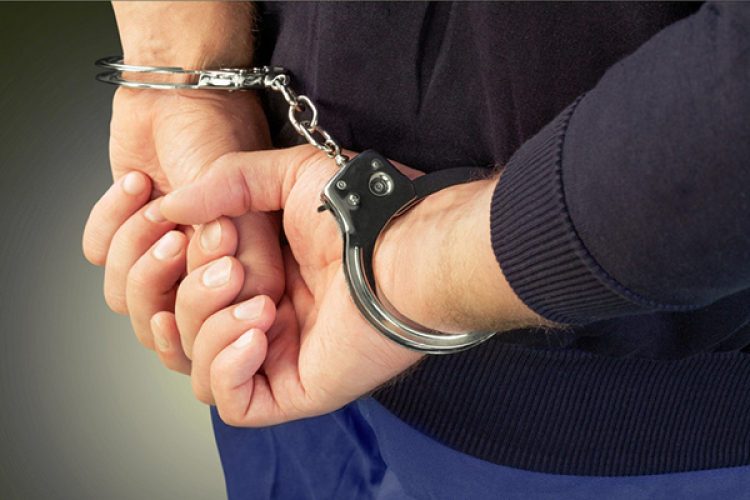 VIDEO // Furturi comise la bordul aeronavelor. Un membru al grupării, reținut pe aeroportul din Chișinău