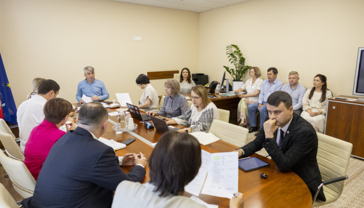 Garanții noi în muncă pentru părinți și îngrijitori de familie