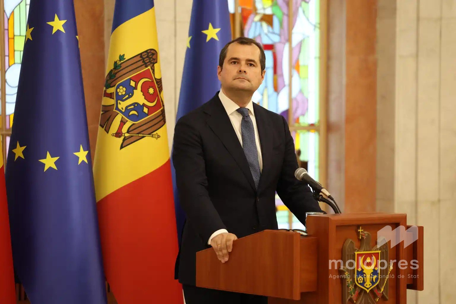 Premierul Vasile Tofan merge la București, în prima sa vizită externă de la preluarea mandatului