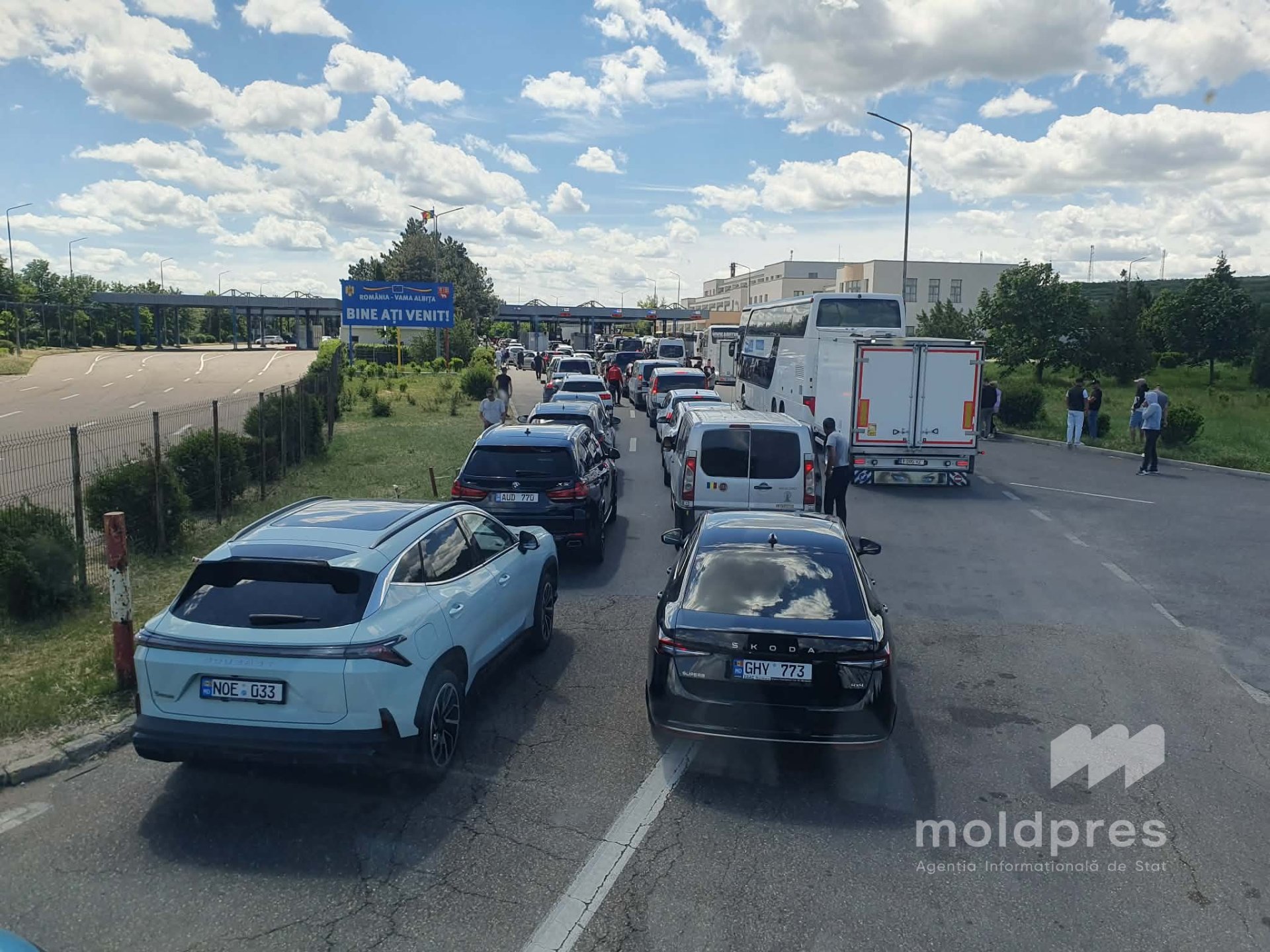 Flux crescut de călători la frontieră în perioada estivală: autoritățile din R.Moldova și România întreprind măsuri pentru fluidizarea circulației