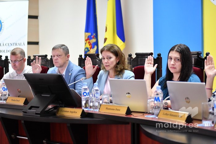 CEC a aprobat un set de propuneri privind modificarea Codului electoral și a legislației conexe