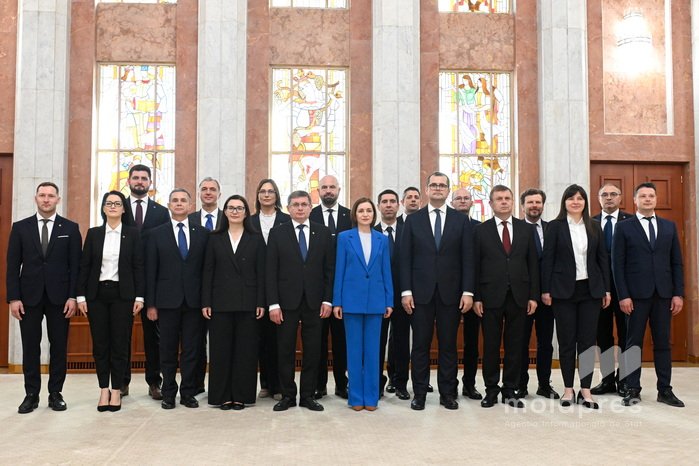 Președinta Maia Sandu, despre Guvernul Tofan: „Planurile de dezvoltare sunt mari și ambițioase. Este nevoie de multă energie și stabilitate pentru a reuși”