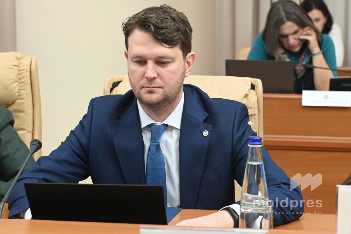 Modificările la legea salarizării în sectorul bugetar vor intra în vigoare din toamnă. Ministrul Andrian Gavriliță: „Vom avea majorări de salarii în majoritatea sectoarelor”