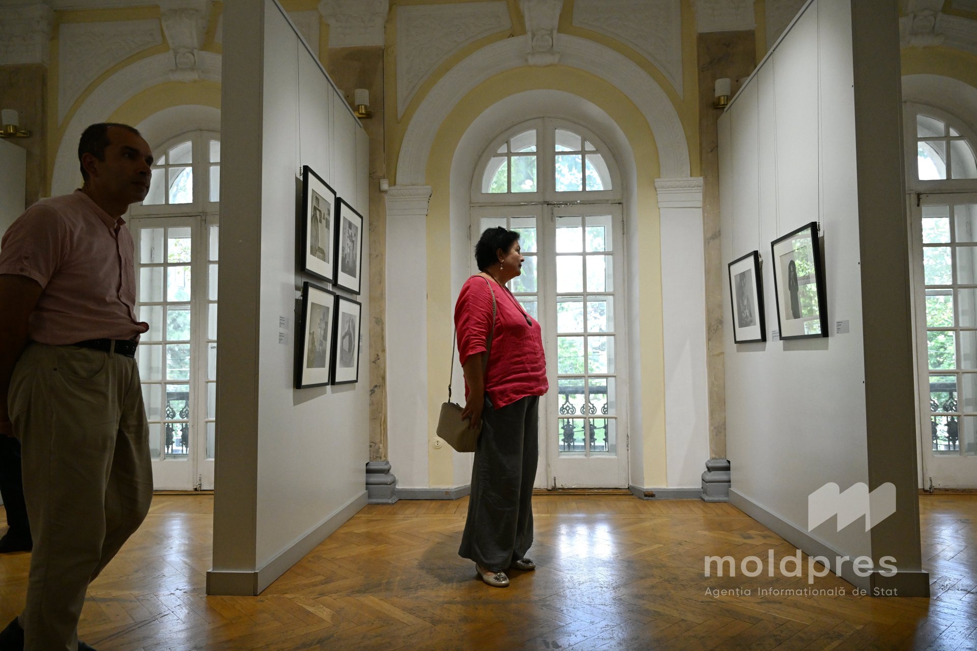 Expoziția „Roger Ballen. Umbrele minții”, inaugurată la Muzeul Național de Artă al Moldovei