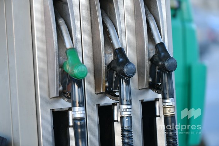 Peste 7300 de tone de carburanți, importate în ultimele zile în Republica Moldova