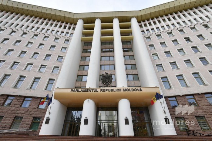 Parlamentul a întreprins mai multe măsuri pentru a reduce consumul de energie