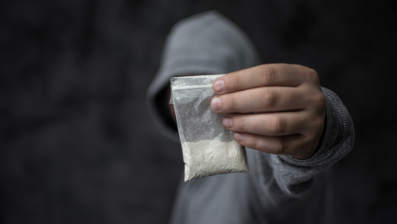 Un minor, condamnat la patru ani de închisoare pentru distribuirea drogurilor în raionul Edineț