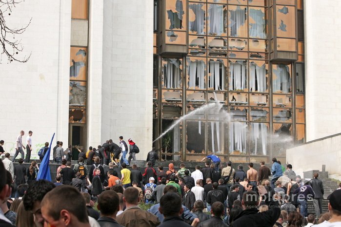 Protestul pașnic din 7 aprilie 2009 a fost compromis. Mihai Isac: „Provocări puse la cale de structuri subordonate intereselor Federației Ruse”
